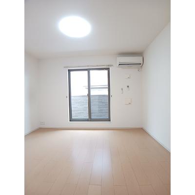 シャルム 201【管理NO：1-020882101-02010】 ★家具家電は申し込み後に搬入します★ ★2026年09月下旬入居可能★の物件写真2