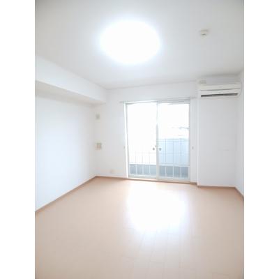 プラダ　グレイス 103【管理NO：1-014715101-01030】 ★家具家電は申し込み後に搬入します★ ★2026年10月上旬入居可能★の物件写真2