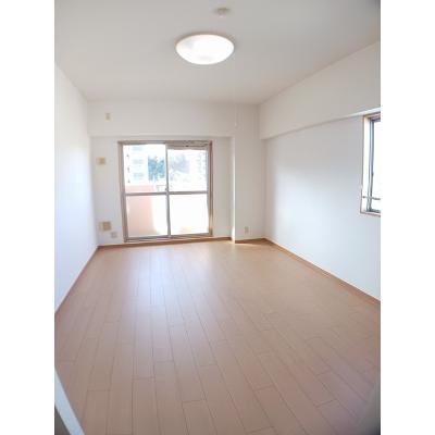 グランジュネッス 704【管理NO：1-012623101-07040】 ★家具家電は申し込み後に搬入します★ ★2026年09月下旬入居可能★の物件写真2