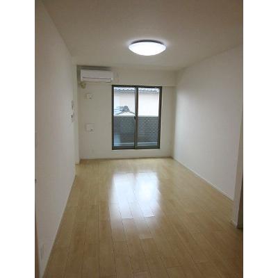 クレール港町 203【管理NO：1-022362901-02030】 ★家具家電は申し込み後に搬入します★ ★2026年10月中旬入居可能★の物件写真2
