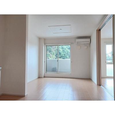 さくら 204【管理NO：1-016778102-02040】 ★家具家電は申し込み後に搬入します★ ★2026年10月上旬入居可能★の物件写真2