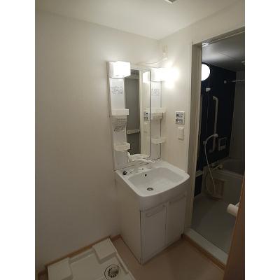 アーバンツァ 605【管理NO：1-016015601-06040】 ★家具家電は申し込み後に搬入します★の物件写真6