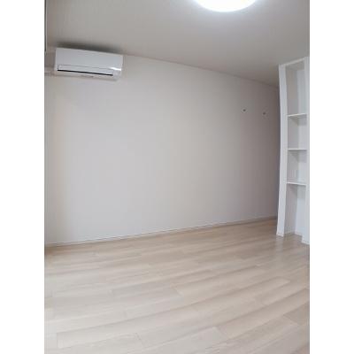 フランブリーズ 102【管理NO：1-028161901-01020】 ★家具家電は申し込み後に搬入します★ ★2026年10月中旬入居可能★の物件写真2