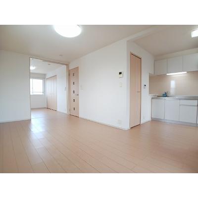 ビッグ・ツリー 201【管理NO：1-020708901-02010】 ★家具家電は申し込み後に搬入します★の物件写真2