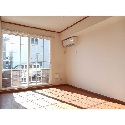 ウィステリア 102【管理NO：1-010588401-01020】 ★家具家電は申し込み後に搬入します★ ★2026年10月下旬入居可能★の物件写真2