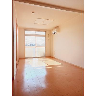 メゾンファミール 201【管理NO：1-002393301-02010】 ★家具家電は申し込み後に搬入します★ ★2026年10月上旬入居可能★の物件写真2