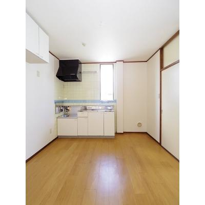 メゾンゆりの木 201【管理NO：1-001963401-02010】 ★家具家電は申し込み後に搬入します★ ★2026年10月上旬入居可能★の物件写真2