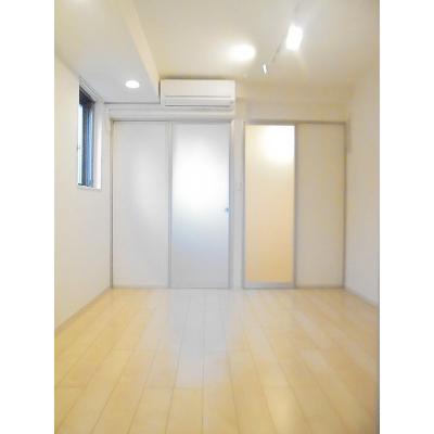 モデルヌタウン 301【管理NO：1-019644801-03010】 ★家具家電は申し込み後に搬入します★ ★2026年10月上旬入居可能★の物件写真2