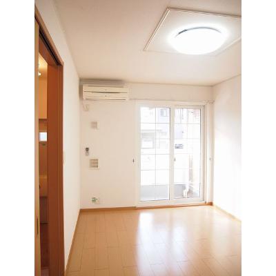 サニーカーサ 101【管理NO：1-014903001-01010】 ★家具家電は申し込み後に搬入します★ ★2026年09月下旬入居可能★の物件写真2
