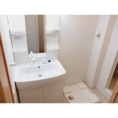 レッドスター 102【管理NO：1-018720701-01020】 ★家具家電は申し込み後に搬入します★ ★2026年11月上旬入居可能★の物件写真6