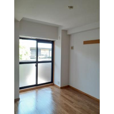 ポリッシュ 101【管理NO：1-012631901-01010】 ★家具家電は申し込み後に搬入します★ ★2026年09月中旬入居可能★の物件写真2