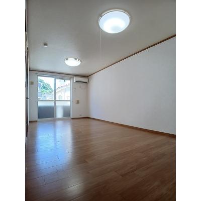 ウィッシュⅡ 102【管理NO：1-013146002-01020】 ★家具家電は申し込み後に搬入します★の物件写真2