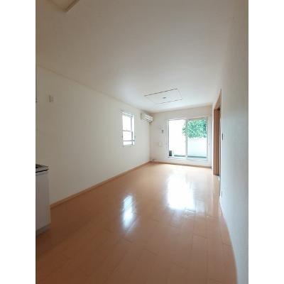 アラモードメゾンⅡ 201【管理NO：1-016136801-02010】 ★家具家電は申し込み後に搬入します★ ★2026年10月上旬入居可能★の物件写真2