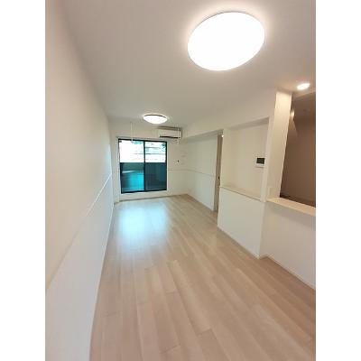アイリス　パディ 203【管理NO：1-027414501-02030】 ★家具家電は申し込み後に搬入します★ ★2026年10月上旬入居可能★の物件写真2