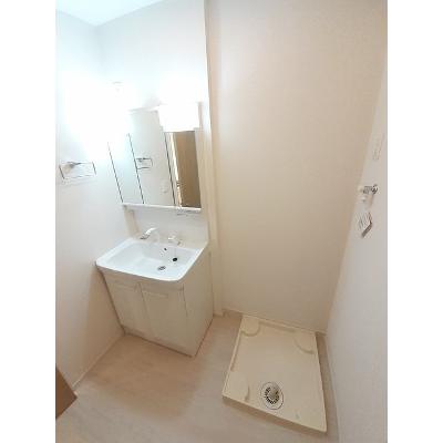 アイリス　パディ 203【管理NO：1-027414501-02030】 ★家具家電は申し込み後に搬入します★ ★2026年10月上旬入居可能★の物件写真6