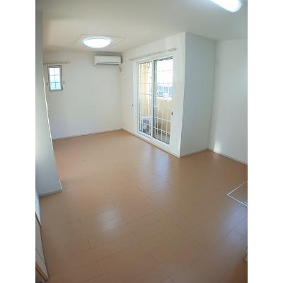 ローレル八木 102【管理NO：1-018069101-01020】 ★家具家電は申し込み後に搬入します★ ★2026年10月中旬入居可能★の物件写真2