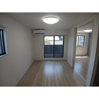 ルーメ 201【管理NO：1-028107001-02010】 ★家具家電は申し込み後に搬入します★の物件写真2