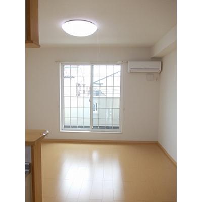 クィーンベル　Ⅱ 201【管理NO：1-016972201-02010】 ★家具家電は申し込み後に搬入します★の物件写真2