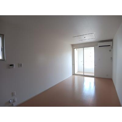 カーサ・ソレアード 104【管理NO：1-020966001-01040】 ★家具家電は申し込み後に搬入します★ ★2026年10月上旬入居可能★の物件写真2