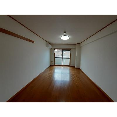アンソレイエ・アビタシオン 402【管理NO：1-010341201-04020】 ★家具家電は申し込み後に搬入します★の物件写真2