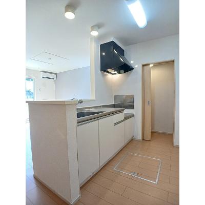 フォーリスト・パーク 103【管理NO：1-017284701-01030】 ★家具家電は申し込み後に搬入します★の物件写真3