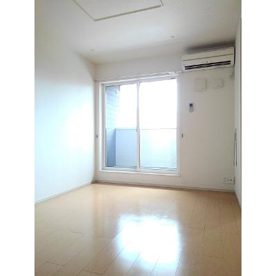 レイ・セレッソ 202【管理NO：1-017824101-02020】 ★家具家電は申し込み後に搬入します★ ★2026年10月中旬入居可能★の物件写真2