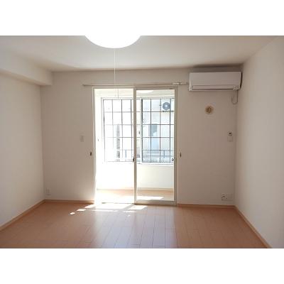 メゾン・アベニール 102【管理NO：1-016811201-01020】 ★家具家電は申し込み後に搬入します★の物件写真2