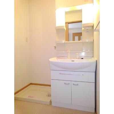 アイランド　コ－ト 101【管理NO：1-013942301-01010】 ★家具家電は申し込み後に搬入します★ ★2026年10月中旬入居可能★の物件写真6