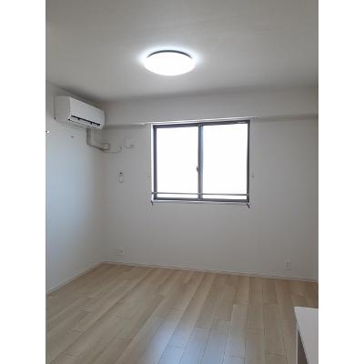 ブリッランテ 201【管理NO：1-026877601-02010】 ★家具家電は申し込み後に搬入します★の物件写真2