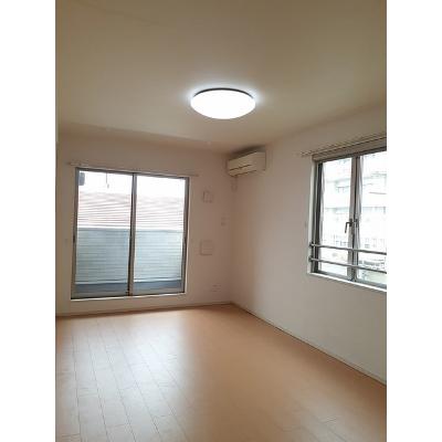 ユリシス 301【管理NO：1-018539901-03010】 ★家具家電は申し込み後に搬入します★ ★2026年10月中旬入居可能★の物件写真2