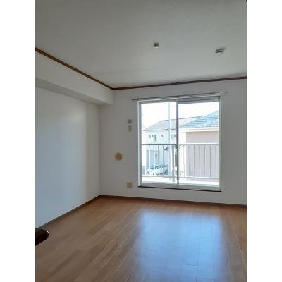 ソレアード 205【管理NO：1-011015001-02040】 ★家具家電は申し込み後に搬入します★の物件写真2