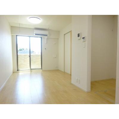 スプリングフィールド 103【管理NO：1-022157201-01030】 ★家具家電は申し込み後に搬入します★ ★2026年09月中旬入居可能★の物件写真2