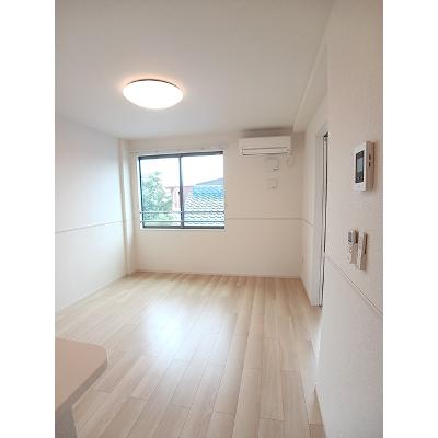 グランルージュ 203【管理NO：1-026168201-02030】 ★家具家電は申し込み後に搬入します★の物件写真2