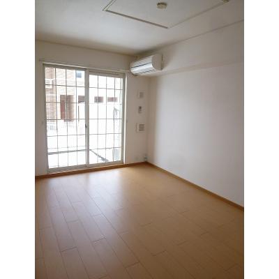 ウィステリア 102【管理NO：1-014686701-01020】 ★家具家電は申し込み後に搬入します★ ★2026年10月上旬入居可能★の物件写真2