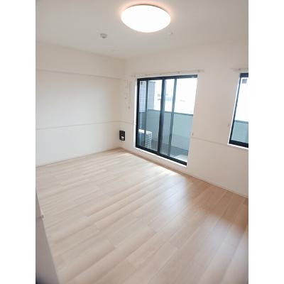 ヒカルサ東加古川 302【管理NO：1-028444101-03020】 ★家具家電は申し込み後に搬入します★の物件写真2