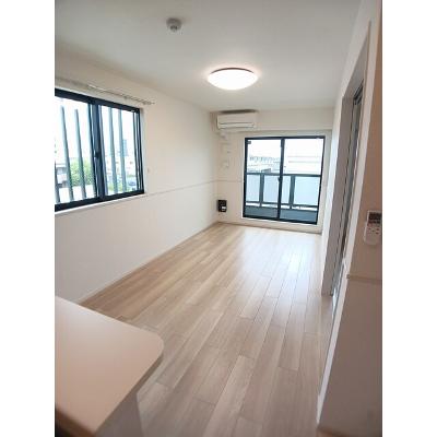 ヒカルサ東加古川 301【管理NO：1-028444101-03010】 ★家具家電は申し込み後に搬入します★の物件写真2