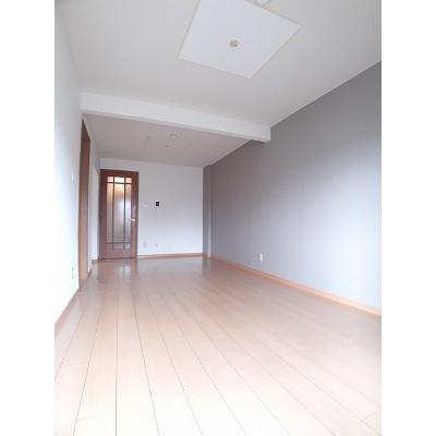 ラトゥール 102【管理NO：1-007829001-01020】 ★家具家電は申し込み後に搬入します★ ★2026年10月上旬入居可能★の物件写真2