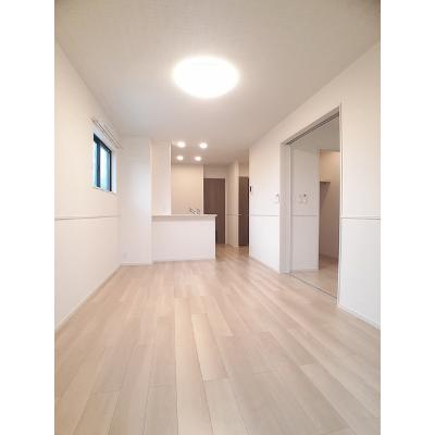 皐Ⅲ 105【管理NO：1-026792603-01040】 ★家具家電は申し込み後に搬入します★ ★2026年10月中旬入居可能★の物件写真2