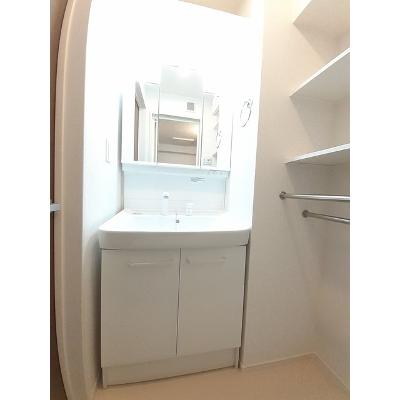 ロンシャン 105【管理NO：1-026328401-01040】 ★家具家電は申し込み後に搬入します★ ★2026年10月中旬入居可能★の物件写真6