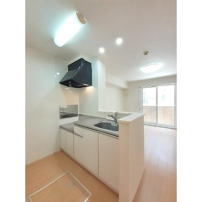 ジラソーレ六条Ⅱ 102【管理NO：1-018624401-01020】 ★家具家電は申し込み後に搬入します★の物件写真3
