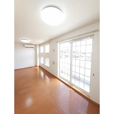 サンセレノ 201【管理NO：1-014313501-02010】 ★家具家電は申し込み後に搬入します★ ★2026年10月中旬入居可能★の物件写真2