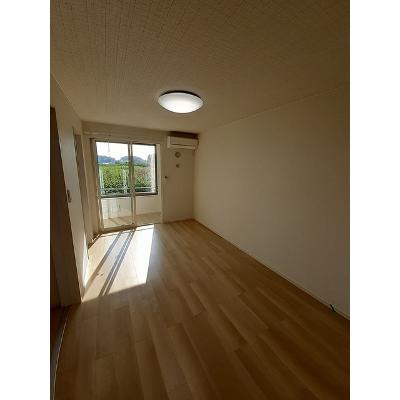 Ｊ－シャモニー　スロープ　Ⅰ 102【管理NO：1-027237601-01020】 ★家具家電は申し込み後に搬入します★ ★2026年10月中旬入居可能★の物件写真2