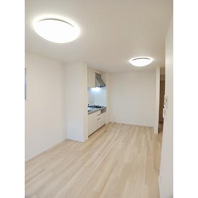 トロン 101【管理NO：1-025821001-01010】 ★家具家電は申し込み後に搬入します★ ★2026年10月中旬入居可能★の物件写真2
