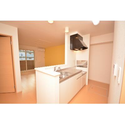 クロス　ウイング　Ⅱ 103【管理NO：1-020327102-01030】 ★家具家電は申し込み後に搬入します★ ★2026年10月中旬入居可能★の物件写真3