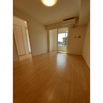 プリムローズⅤ 104【管理NO：1-025075901-01040】 ★家具家電は申し込み後に搬入します★の物件写真2