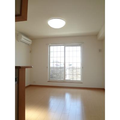 ラ・ルーチェ 201【管理NO：1-015009301-02010】 ★家具家電は申し込み後に搬入します★ ★2026年10月上旬入居可能★の物件写真2