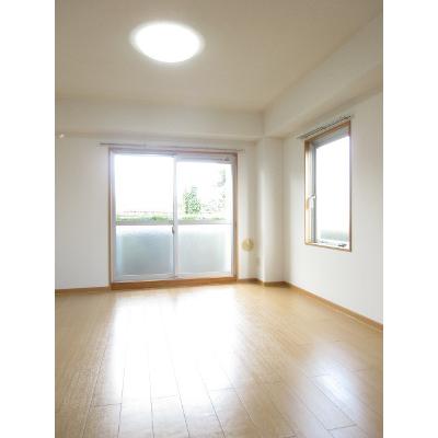 ファミリアノ－ル 105【管理NO：1-011739101-01050】 ★家具家電は申し込み後に搬入します★ ★2026年10月中旬入居可能★の物件写真2