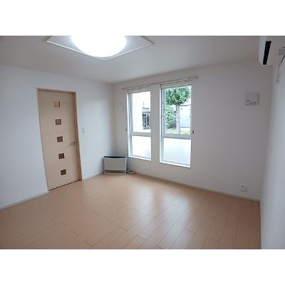 カーサ・ヴェルデ 101【管理NO：1-017424401-01010】 ★家具家電は申し込み後に搬入します★の物件写真2