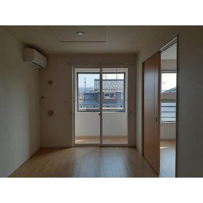 パーシモン　Ｅ 202【管理NO：1-022076401-02020】 ★家具家電は申し込み後に搬入します★ ★2026年10月上旬入居可能★の物件写真2