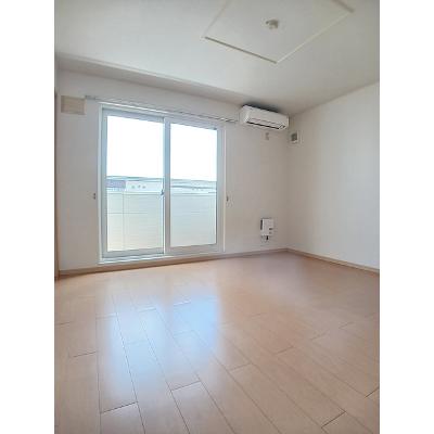 ＲＥＲＡ　Ⅰ 201【管理NO：1-015596801-02010】 ★家具家電は申し込み後に搬入します★ ★2026年10月中旬入居可能★の物件写真2
